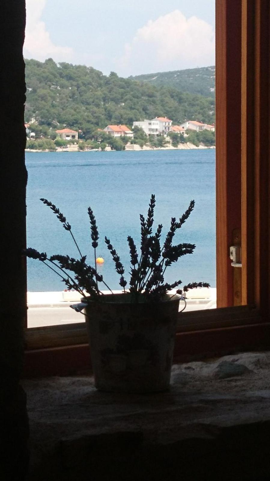 Apartment Vidacak Tisno Rom bilde
