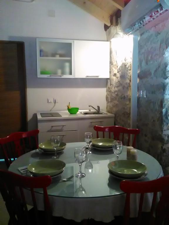 Apartment Vidacak Tisno Eksteriør bilde